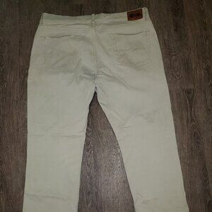 Joseph Abboud - Classic Fit Khaki's 38x32